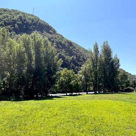 Apartamento Centrico Con Parking - L'Amfitriona Rialp Eksteriør billede