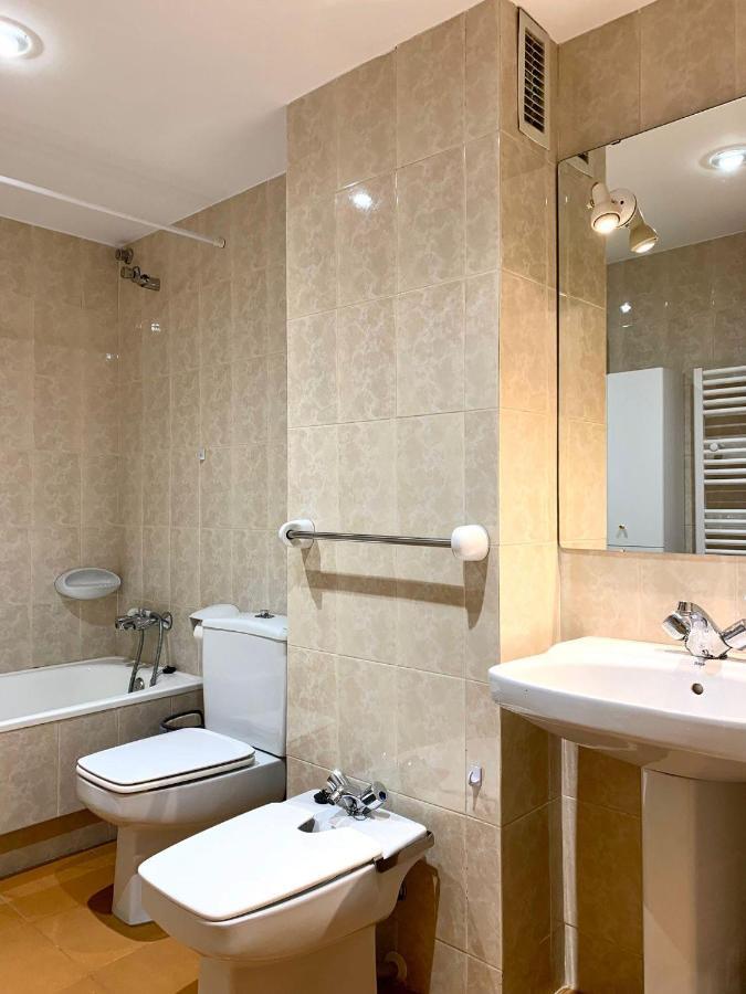 Apartamento Centrico Con Parking - L'Amfitriona Rialp Eksteriør billede