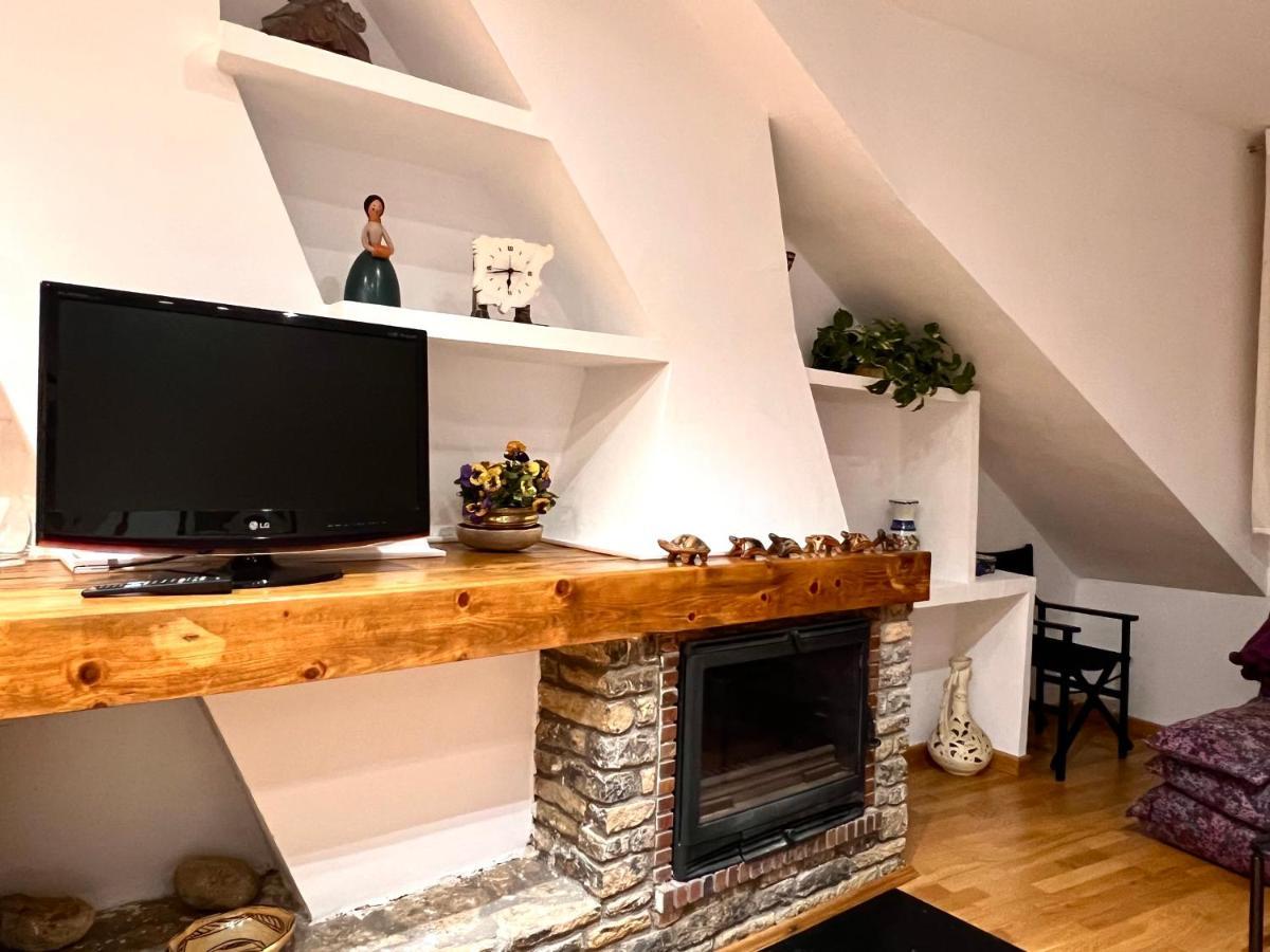 Apartamento Centrico Con Parking - L'Amfitriona Rialp Eksteriør billede